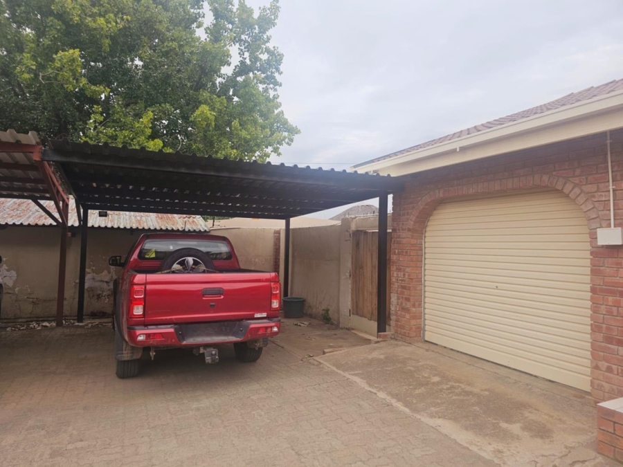 2 Bedroom Property for Sale in Ladybrand Free State